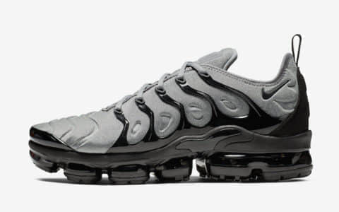 Nike Air VaporMax Plus新配色采用酷灰和黑色的配色方案,经典百搭! 货号:CK0900-001