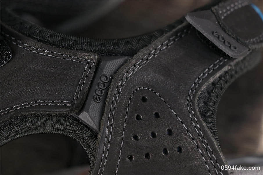 ECCO爱步沙滩鞋运动凉鞋黑色真标带半码进口头层小牛皮顶级TPU组合 货号:82002401086