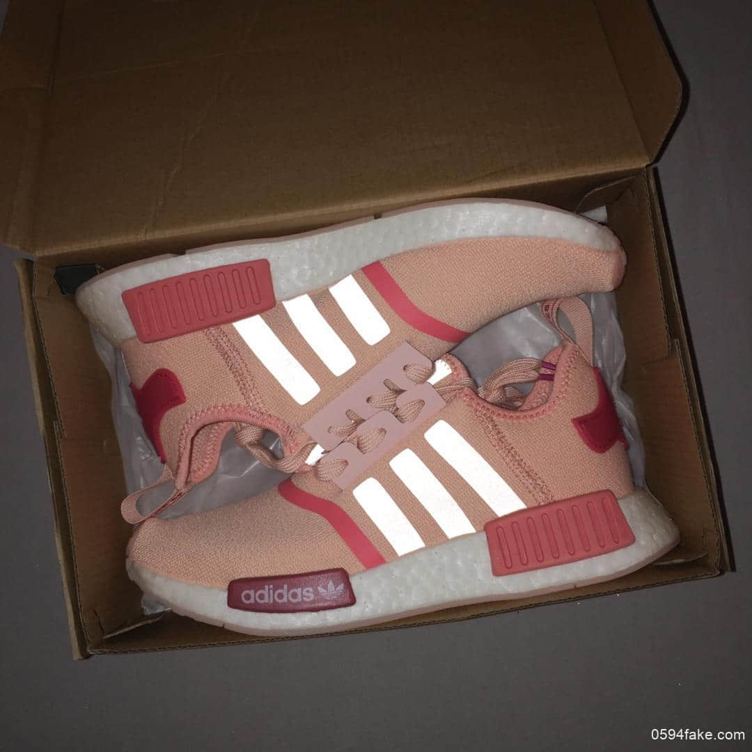 阿迪达斯Adidas NMD R1 Primeknit Triple Black针织面原装进口Boost原料高密度弹性针织首发新配色 货号:EG5647