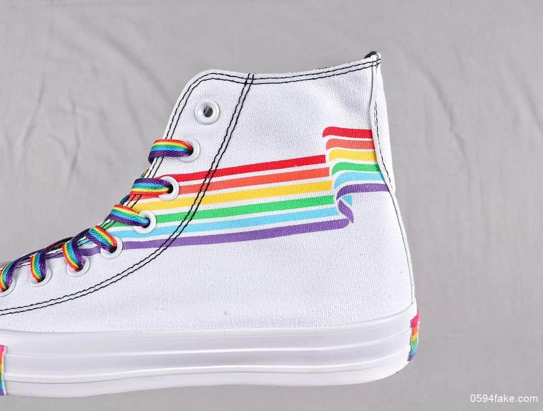 匡威Converse Chuck Taylor pride主题月彩虹底鞋面印刷最火的彩虹大底设计 货号:165719C