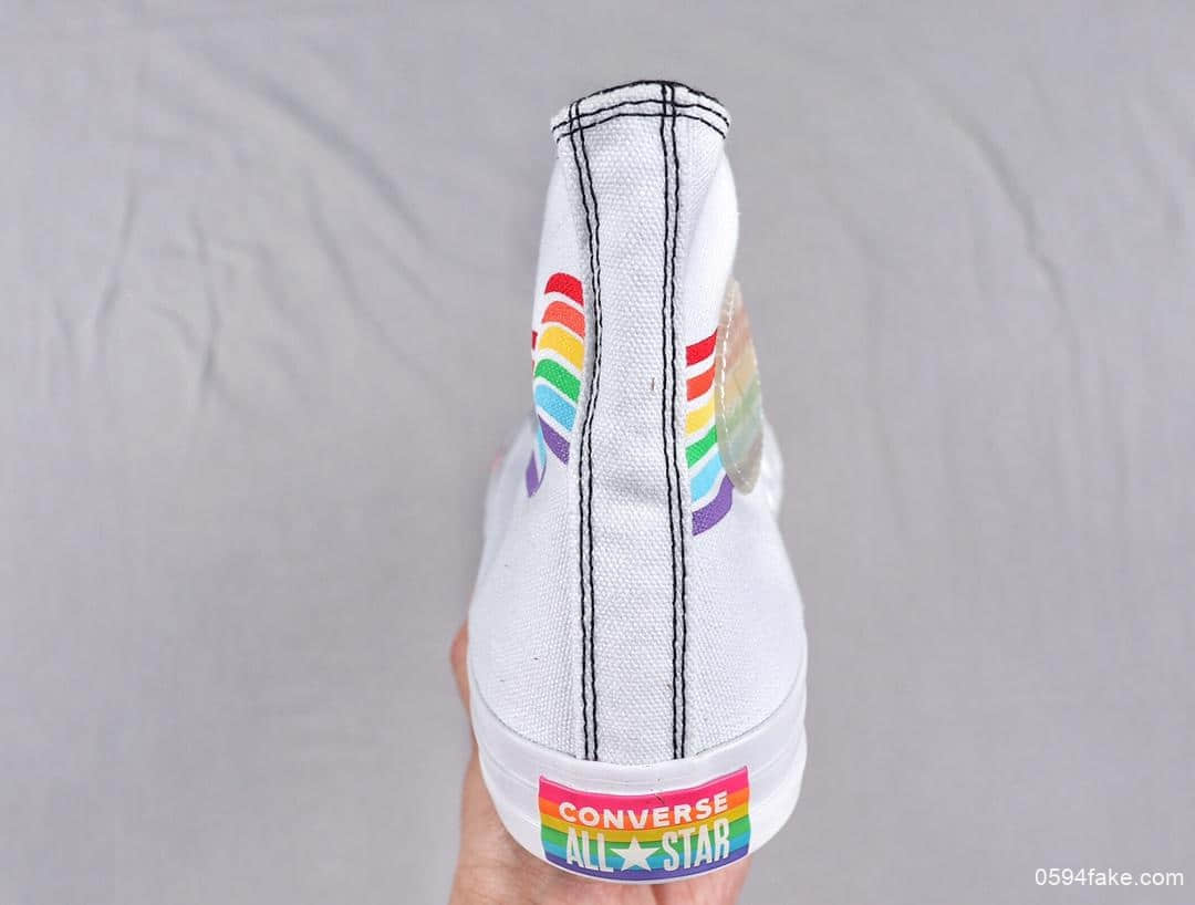 匡威Converse Chuck Taylor pride主题月彩虹底鞋面印刷最火的彩虹大底设计 货号:165719C