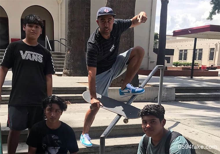 清新白蓝配色!Nike SB x Air Jordan 1 Low“UNC”即将发布! 货号:CJ7891-401