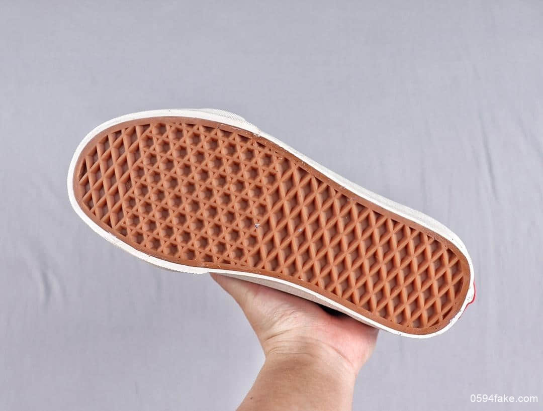 万斯Wans SK8 HI真标硫化工艺原厂DT钢印带半码安纳海姆系列复古高帮板鞋 货号:VN0A38GFUQ2