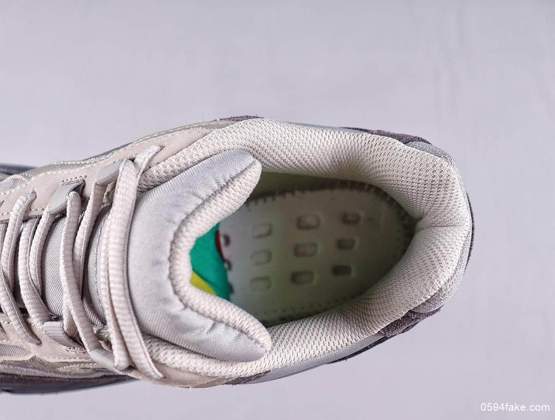 阿迪达斯Adidas Yeezy 700 V2 Tephra全网实拍首发OG纯原版本巴斯夫原底细节全方位对比正品 货号:FU7914