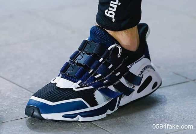 个性十足的登山扣鞋带!白山 White Mountaineering x Adidas联名款即将推出!