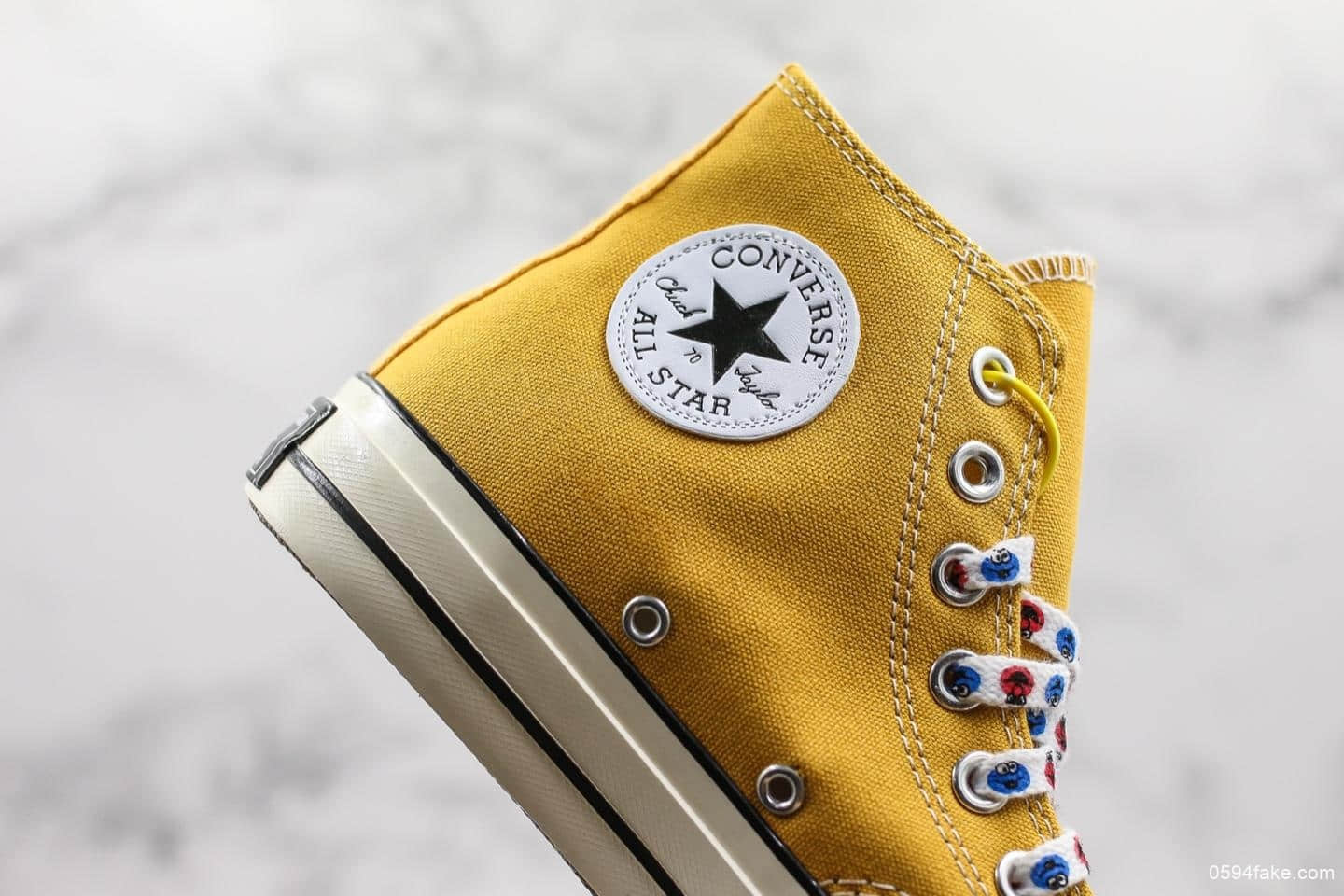 匡威Sesame Street x Converse Chuck Taylor All Star 1970 HI芝麻街联名十周年鞋限定手绘涂鸦高帮帆布鞋 货号:162054C