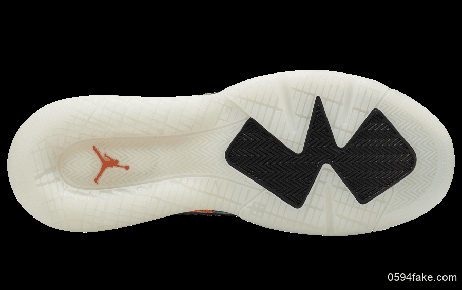 Jordan Mars 270超强四合一元素结合全新配色“Shattered Backboard” 货号:CD7070-008