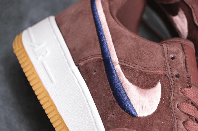 Nike Air Force 1 UPSTEP酒红 耐克真标麂皮空军一号原厂复刻电脑冲孔官方同步 货号：898889-203