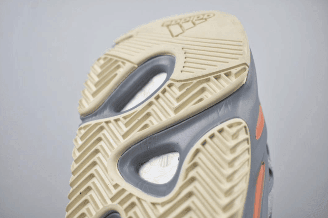 Adidas YEEZY 700 Boost惯性灰色 阿迪达斯公司级椰子700侃爷复古老爹鞋 货号:EG7597
