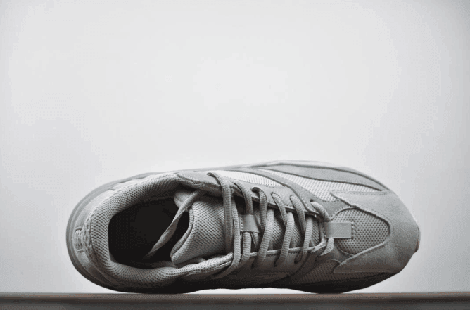 Adidas YEEZY 700 Boost惯性灰色 阿迪达斯公司级椰子700侃爷复古老爹鞋 货号:EG7597