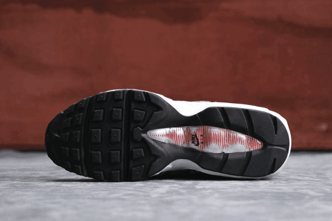 Nike Air Max 95 QS灰银 耐克公司级子弹95元年复刻内置灰银气垫 货号：814914-002