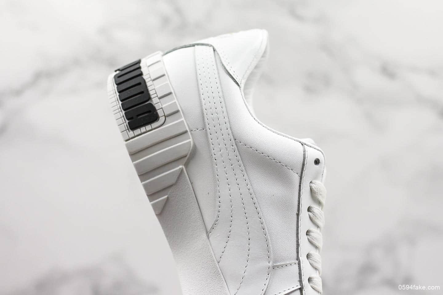 彪马PUMA SUEDE PLARFOTM GOLD时尚百搭休闲经典彪马板鞋公司级版本刘雯代言款 货号:370811-01