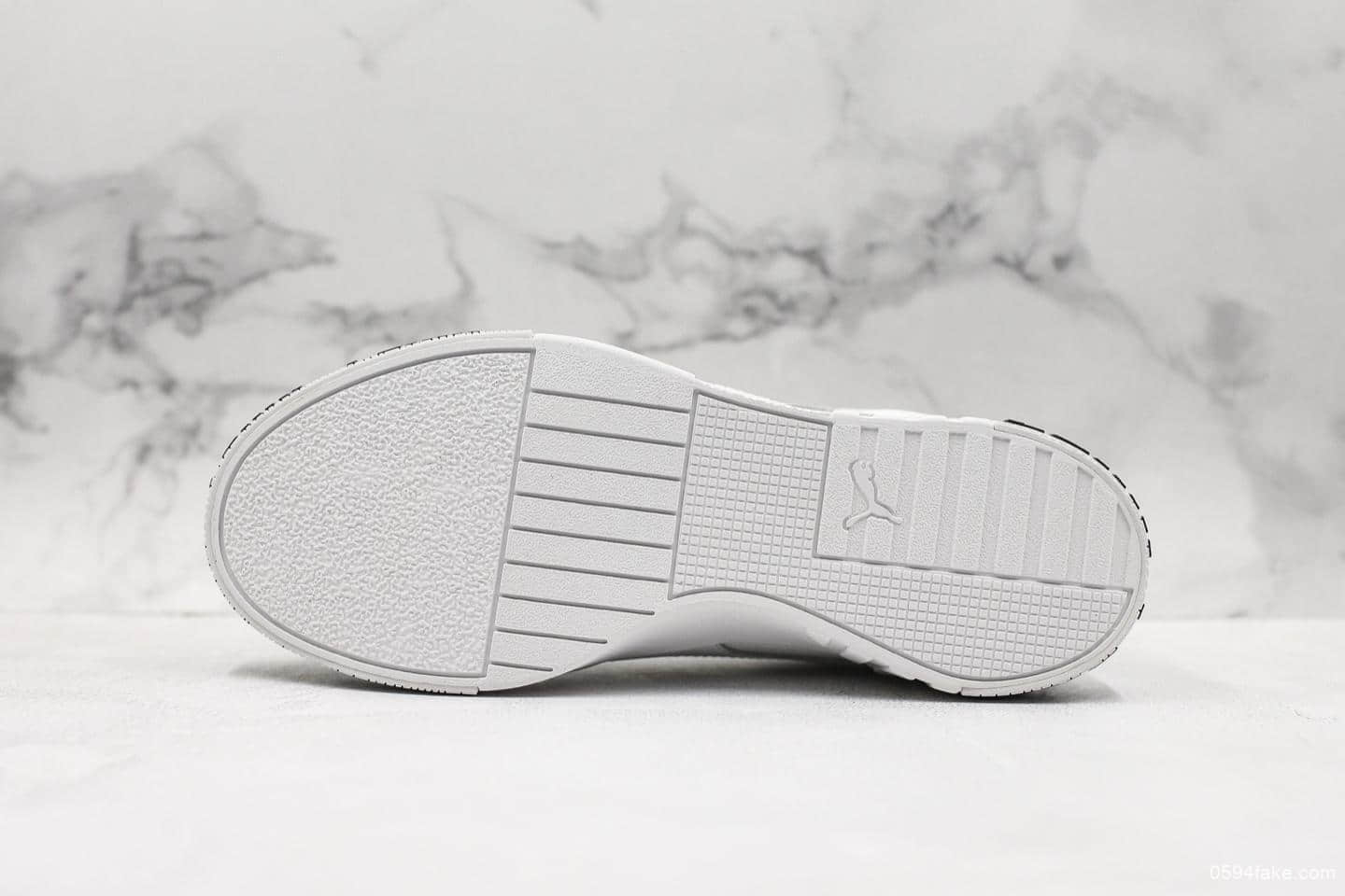 彪马PUMA SUEDE PLARFOTM GOLD时尚百搭休闲经典彪马板鞋公司级版本刘雯代言款 货号:370811-01