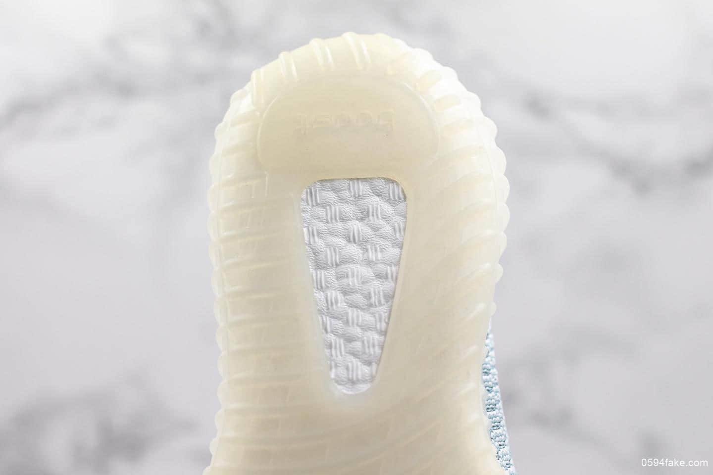 阿迪达斯Adidas Yeezy Boost 350 V2 CloudWhite椰子2.0系列PK纯原版本巴斯夫满钉大底全新冰蓝配色 货号:FW3043