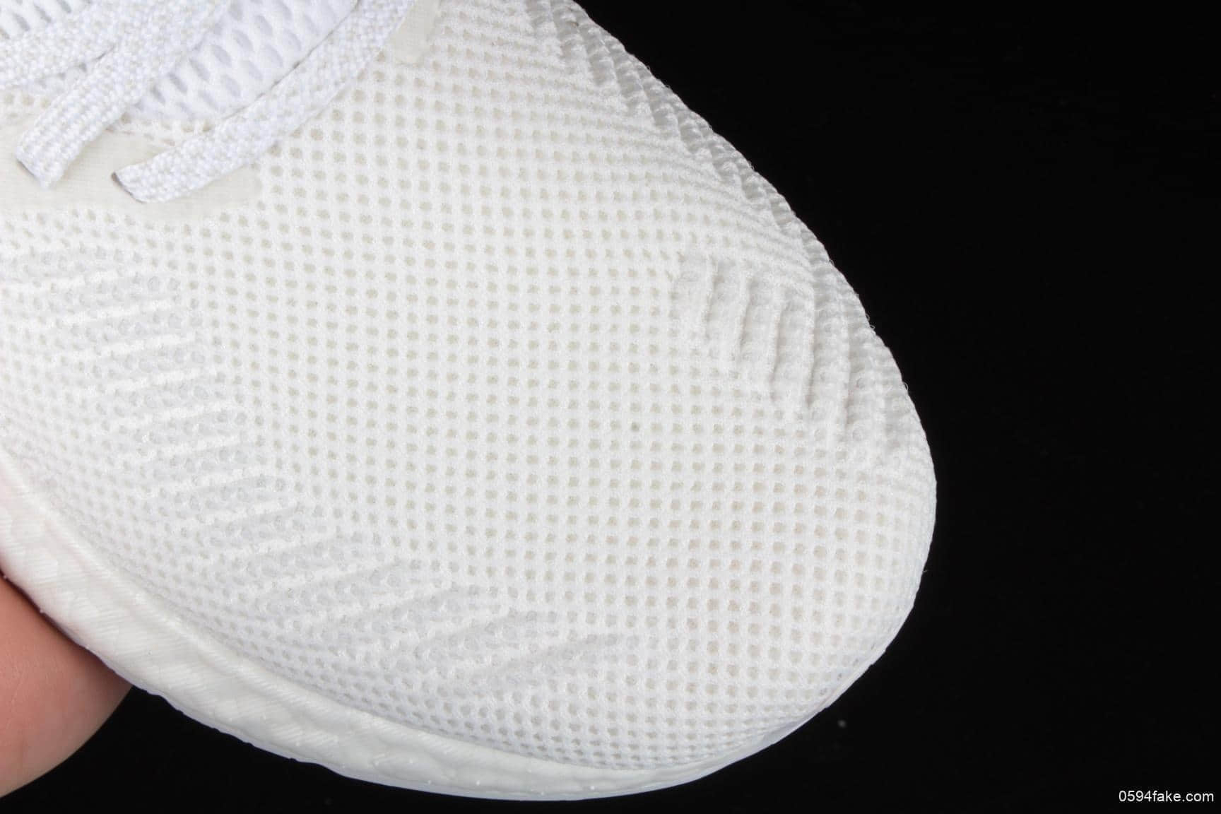 阿迪达斯Adidas Alphaboost System阿尔法白色真标带半码正确立体高频压纹 货号:G28581