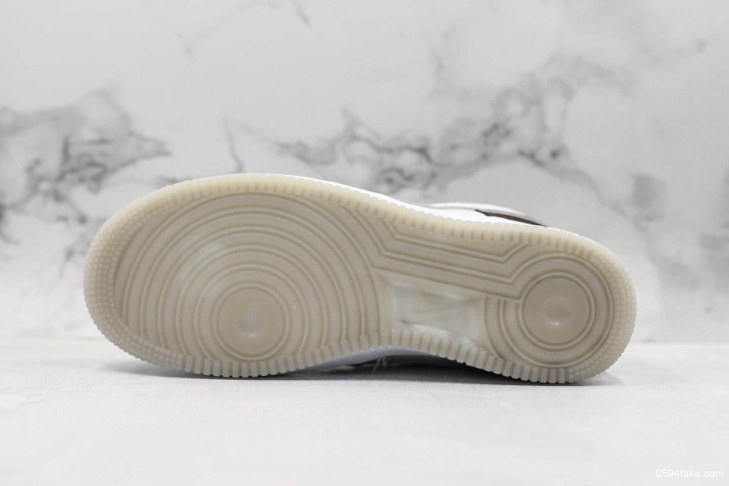 耐克Nike Air Force 1 '07 LV8 style幻影深棕公司级2019新款低帮耐克空军一号帆布板鞋 货号：AO2425-001