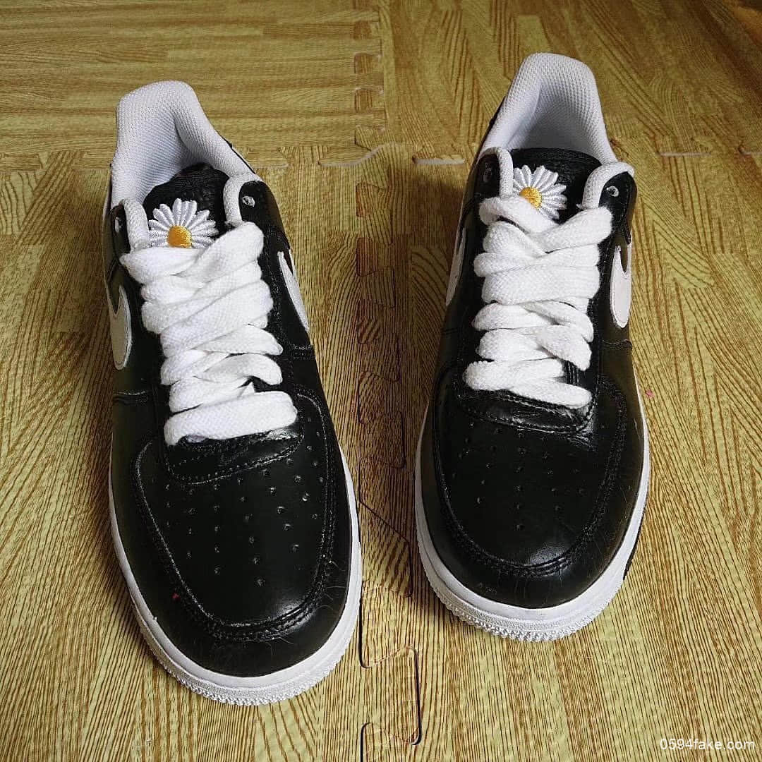 PEACEMINUSONE x Nike Air Force 1细节图释出!双层鞋面还能这么玩!