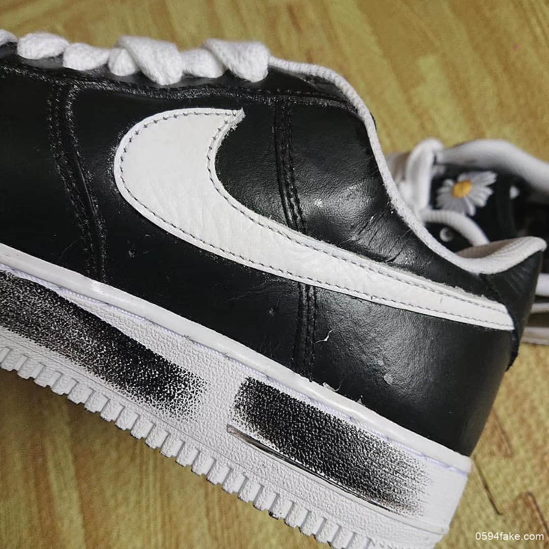 PEACEMINUSONE x Nike Air Force 1细节图释出!双层鞋面还能这么玩!
