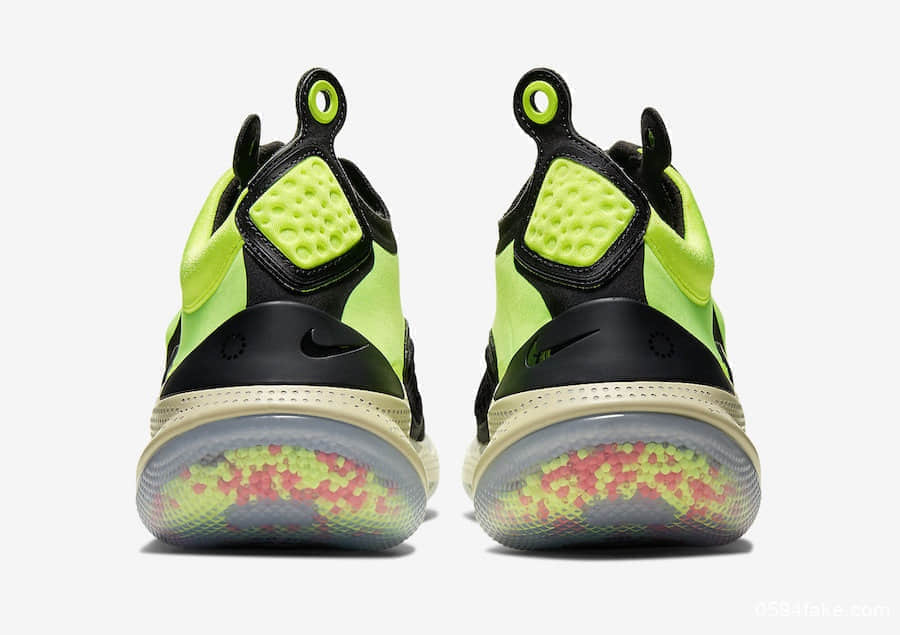 Joyride NSW Setter新配色来袭!搭配科幻感十足的造型上脚绝对让你满意! 货号:AT6398-002