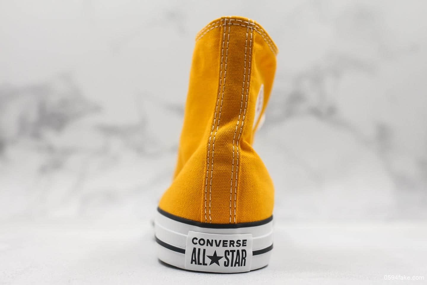 匡威 Chuck Taylor All Star Core Hi经典中性高帮帆布休闲运动硫化鞋 货号:159674C