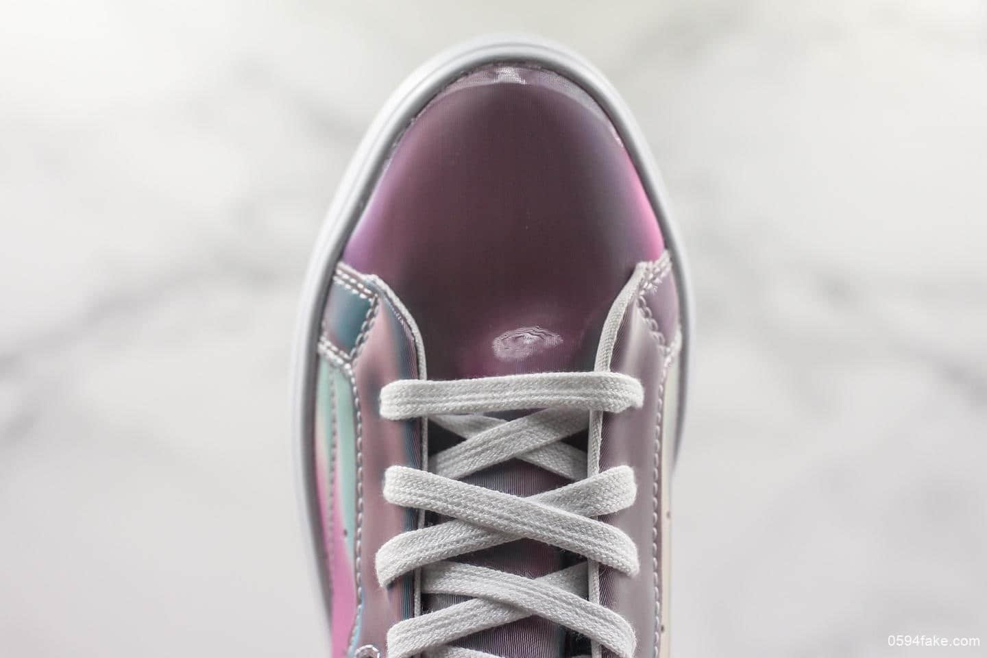 阿迪达斯adidas Originals Sleek Mid W公司级版本三叶草时髦平底系列中帮经典百搭休闲运动5D炫彩高帮板鞋杨幂代言款 货号：EE8619