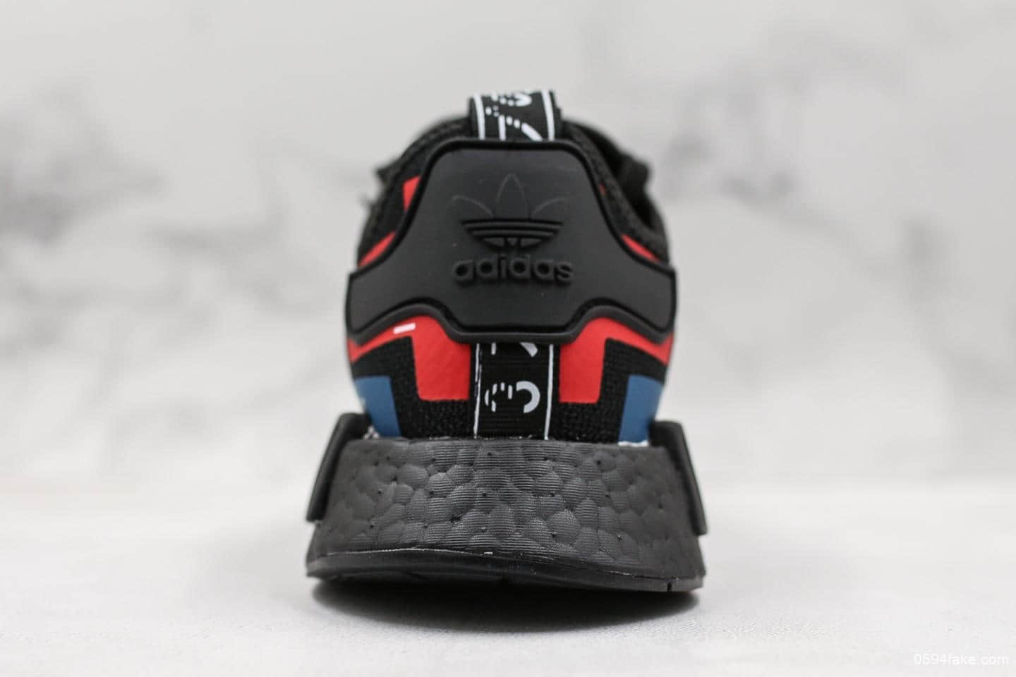 阿迪达斯Adidas NMD R1公司级版本专柜同步休闲运动原厂巴斯夫大底高密度弹性针织鞋面首发新配色 货号:EF1734