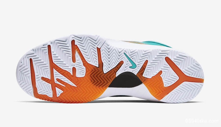 青色鞋面搭配芒果金黄细节!Undefeated x Nike Kobe 4 Protro“Spurs”即将发售! 货号:CQ3869-300