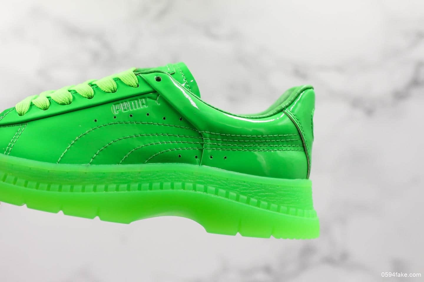 彪马Puma Utility Leather Wns Pastel纯原版本低帮休闲运动饼干马丁板鞋漆皮果冻原谅绿 货号:371213-01