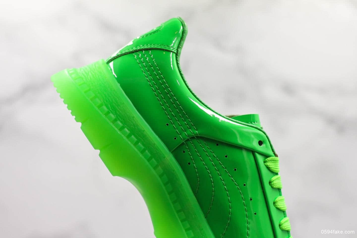 彪马Puma Utility Leather Wns Pastel纯原版本低帮休闲运动饼干马丁板鞋漆皮果冻原谅绿 货号:371213-01