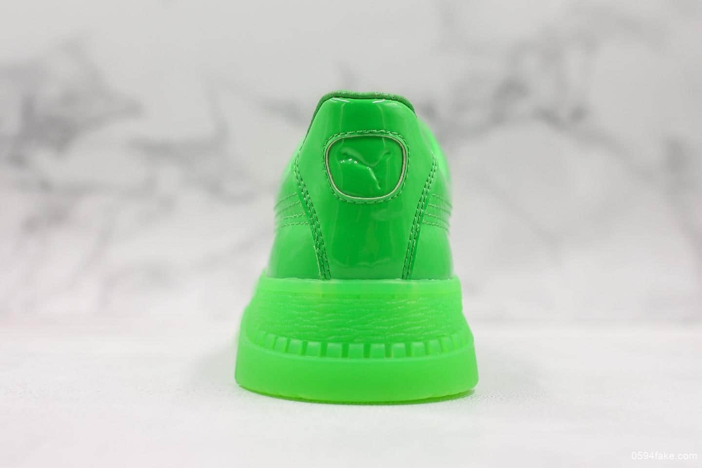 彪马Puma Utility Leather Wns Pastel纯原版本低帮休闲运动饼干马丁板鞋漆皮果冻原谅绿 货号:371213-01