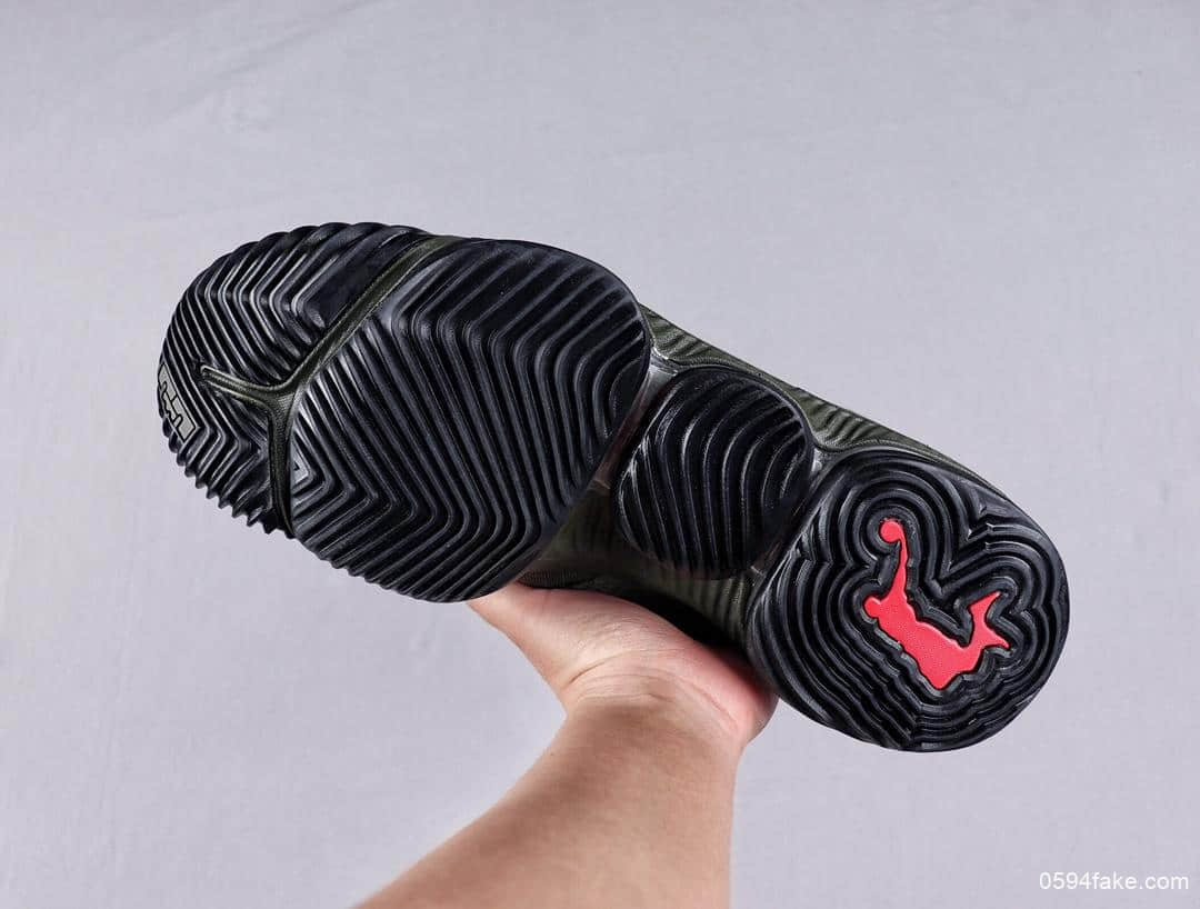 耐克Nike Lebron XVI Low EP纯原版本勒布朗詹姆斯16代篮球战靴原厂缓震科技纤维气垫支持实战 货号:CI2669-300