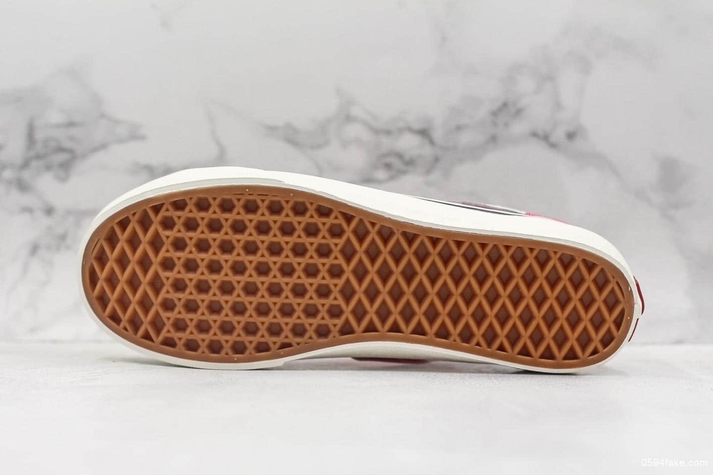 万斯Style 36 Cecon SF权志龙小头杀人鲸玫瑰真标带半码 新版原盒真标硫化 货号:NN0A3MVLVTK