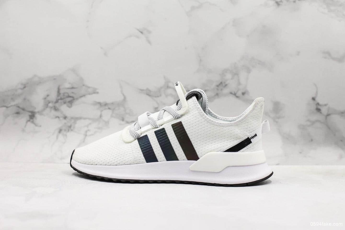 阿迪达斯Adidas Yeezy Runing III小椰子三代白黑公司级带半码 简约休闲缓震运动跑鞋 货号：EE4468