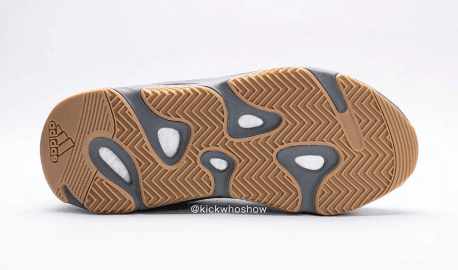 又要爆款的节奏?!adidas Yeezy Boost 700“Teal Blue”将于今年秋季发售!