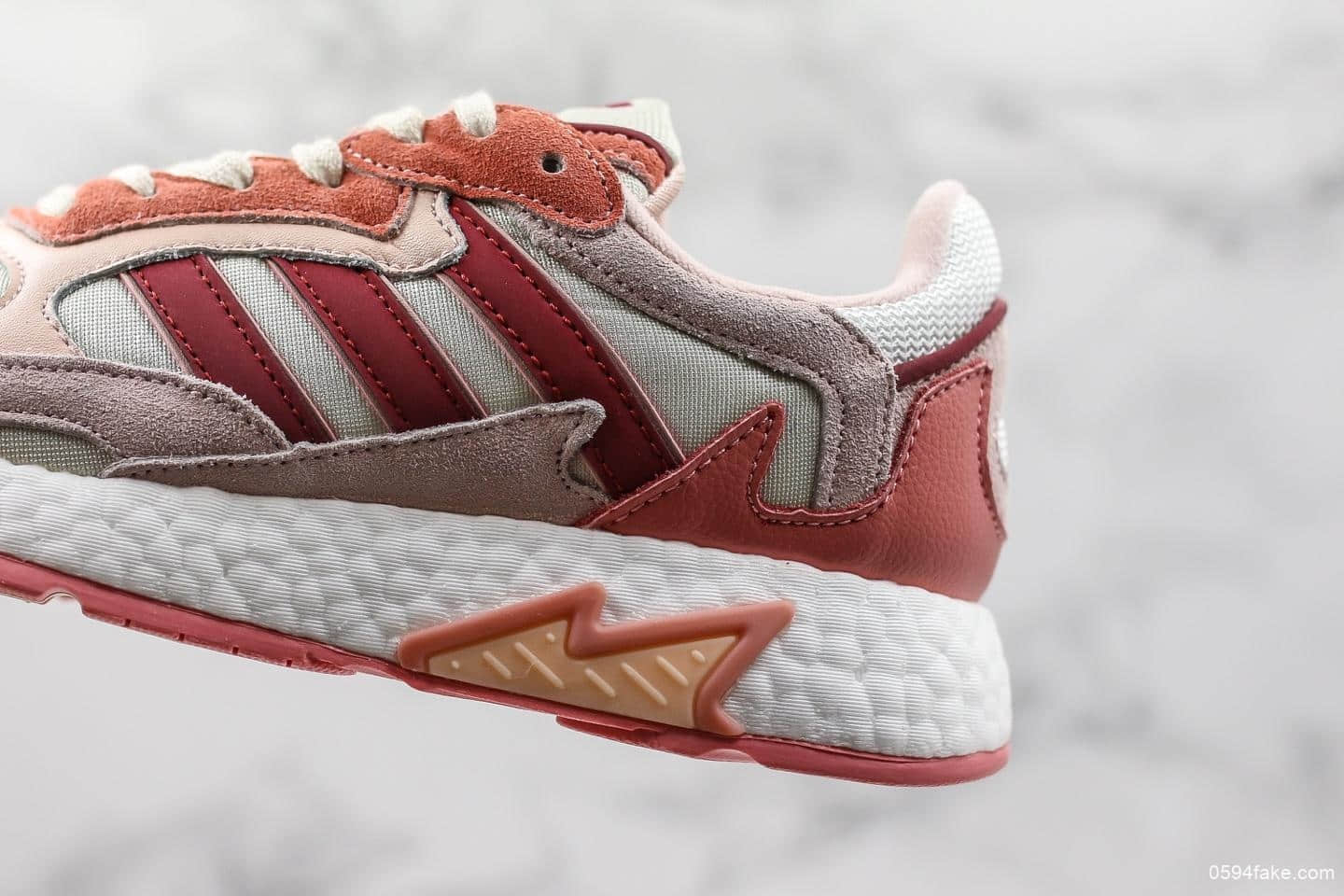 阿迪达斯Adidas Tresc Run Boost火焰系列粉桔色真标带半码真爆米花复古休闲运动跑步鞋 货号:FV4715