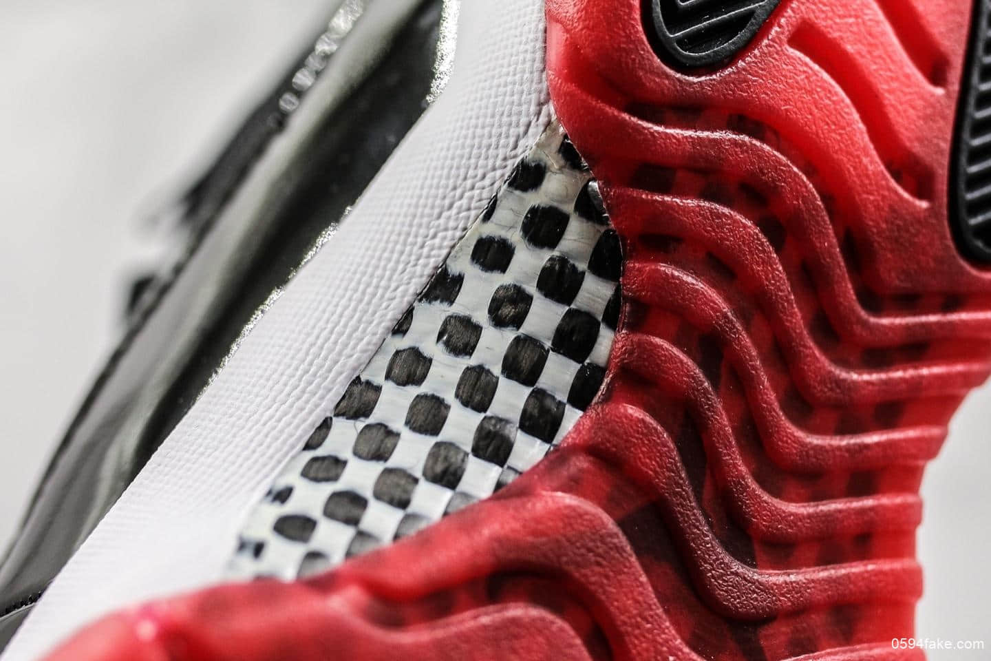 乔丹Air Jordan 11 “Bred”黑红纯原带半码台湾进口原装皮料元年配色经典复刻 货号:378037-061