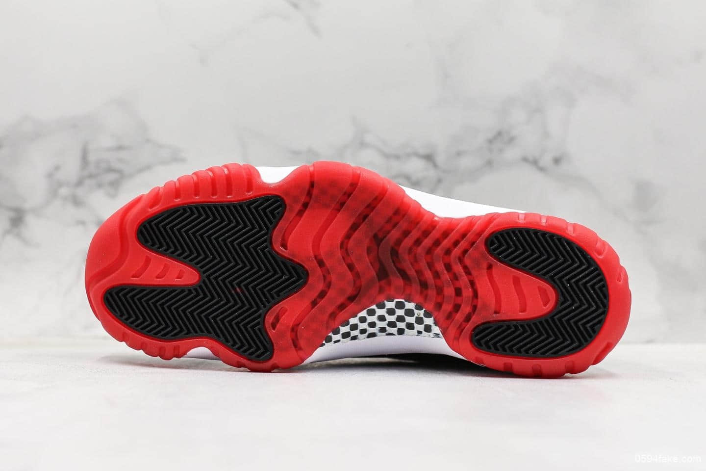 乔丹Air Jordan 11 “Bred”黑红纯原带半码台湾进口原装皮料元年配色经典复刻 货号:378037-061