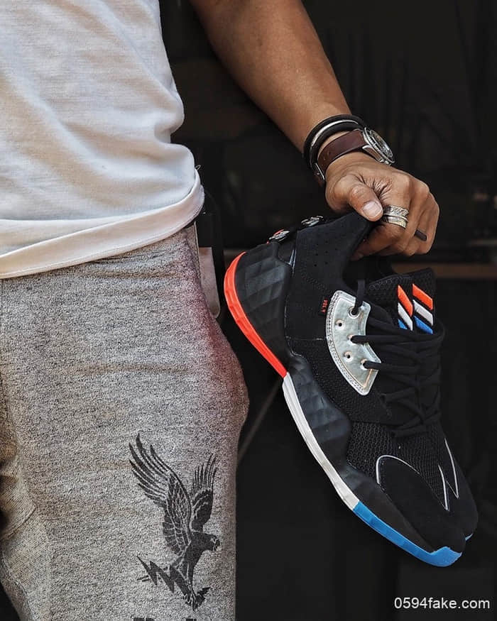 阿迪达斯adidas Harden Vol.4新配色曝光!搭载全新Light Strike缓震!