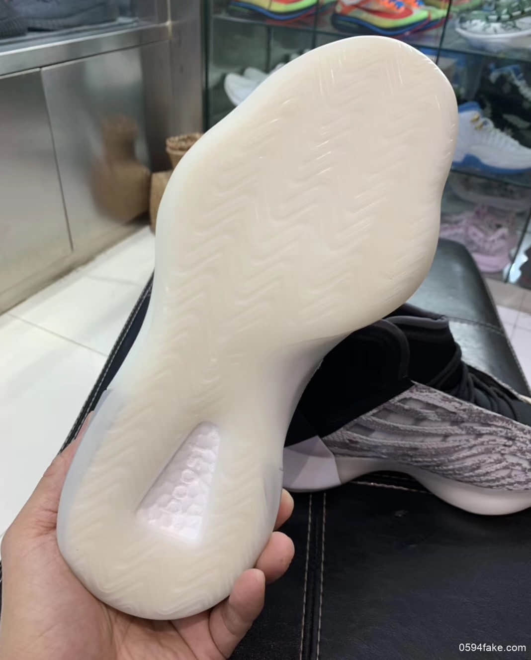 Yeezy系列第一双篮球鞋!Yeezy Basketball “Quantum”或将于2020年NBA全明星周末期间推出! 货号:EG1535