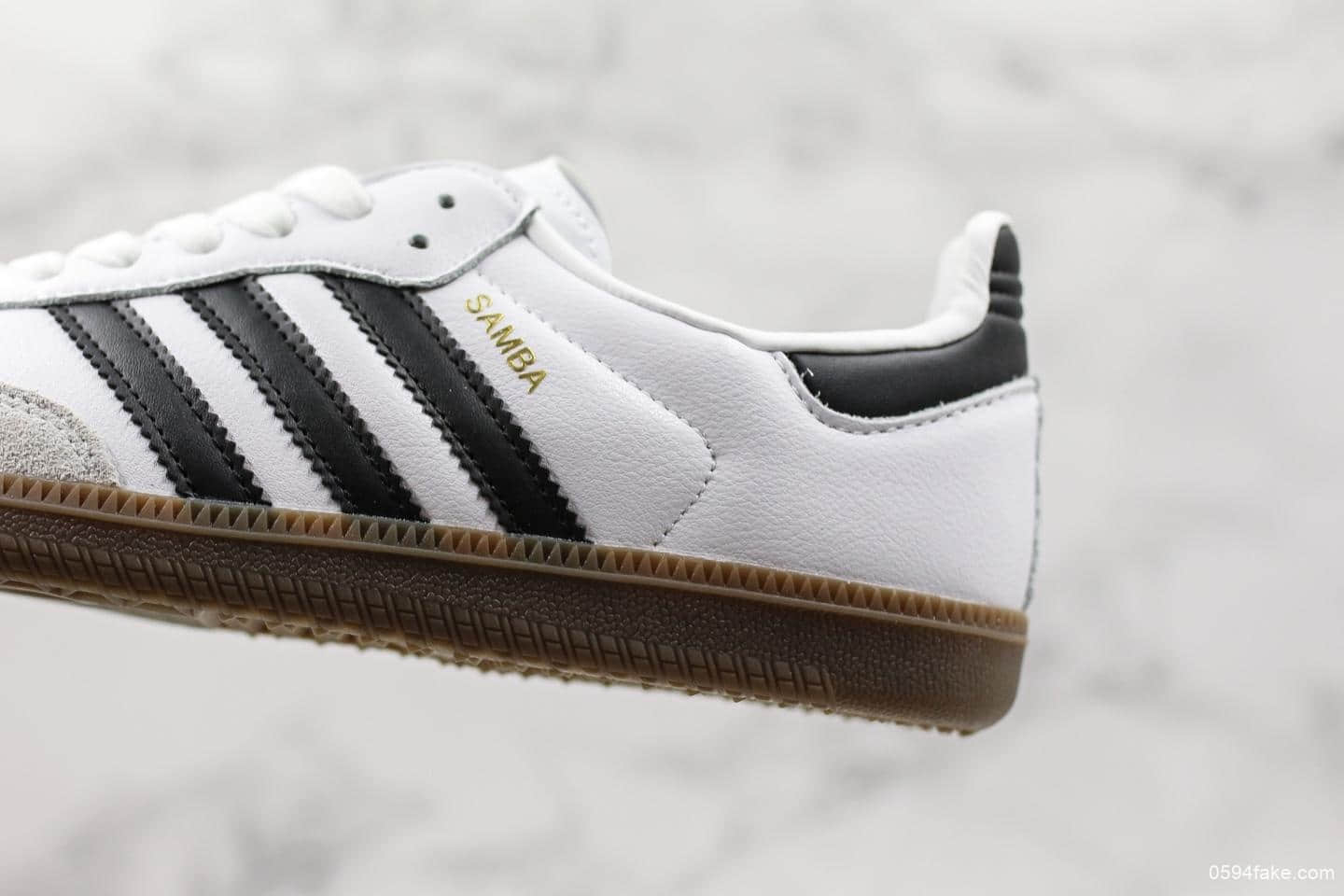 阿迪达斯Adidas Samba OG Club公司级版本桑巴纪念日系列白绿平底室内足球风复古休跑鞋白黑生胶 货号:B75806