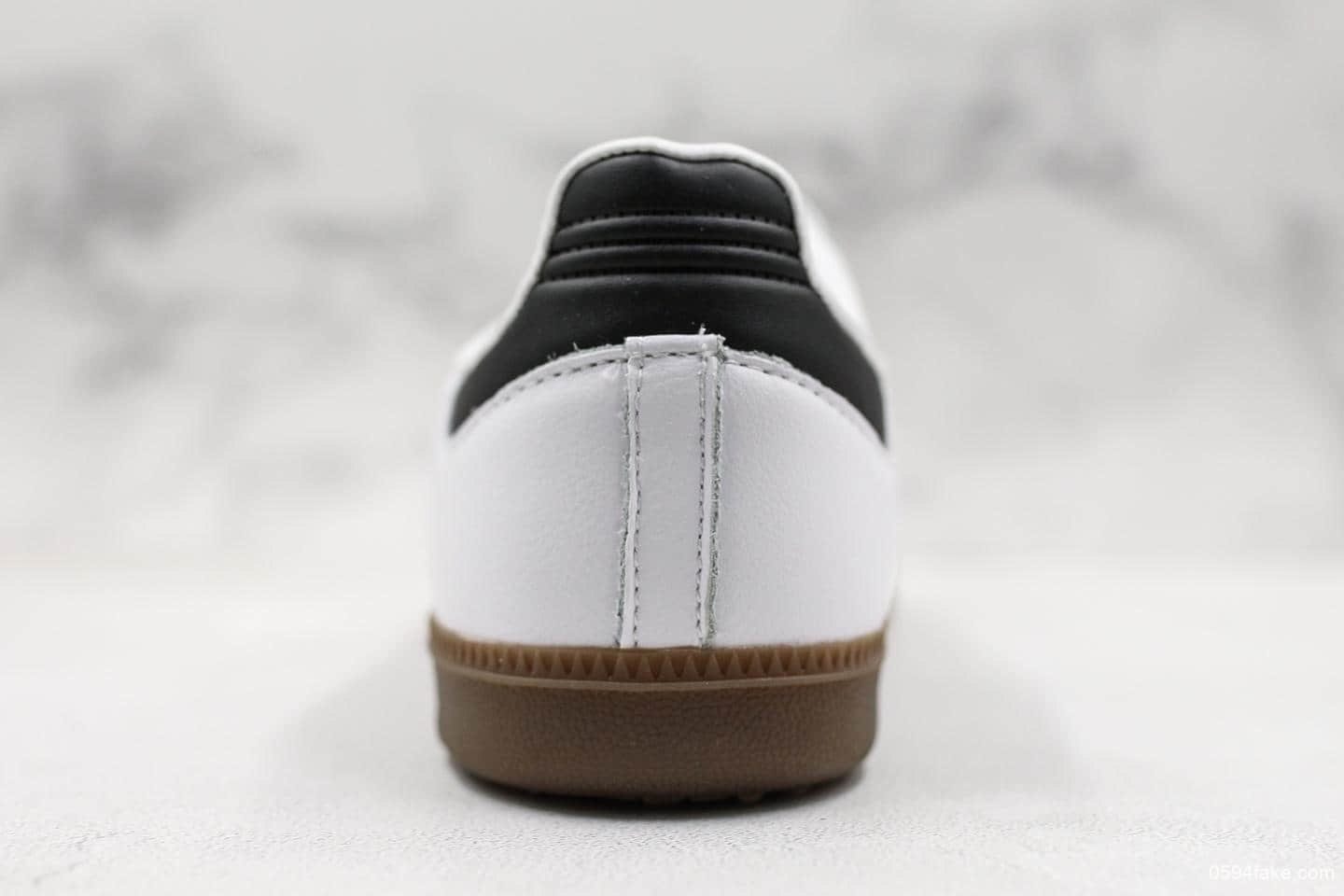 阿迪达斯Adidas Samba OG Club公司级版本桑巴纪念日系列白绿平底室内足球风复古休跑鞋白黑生胶 货号:B75806