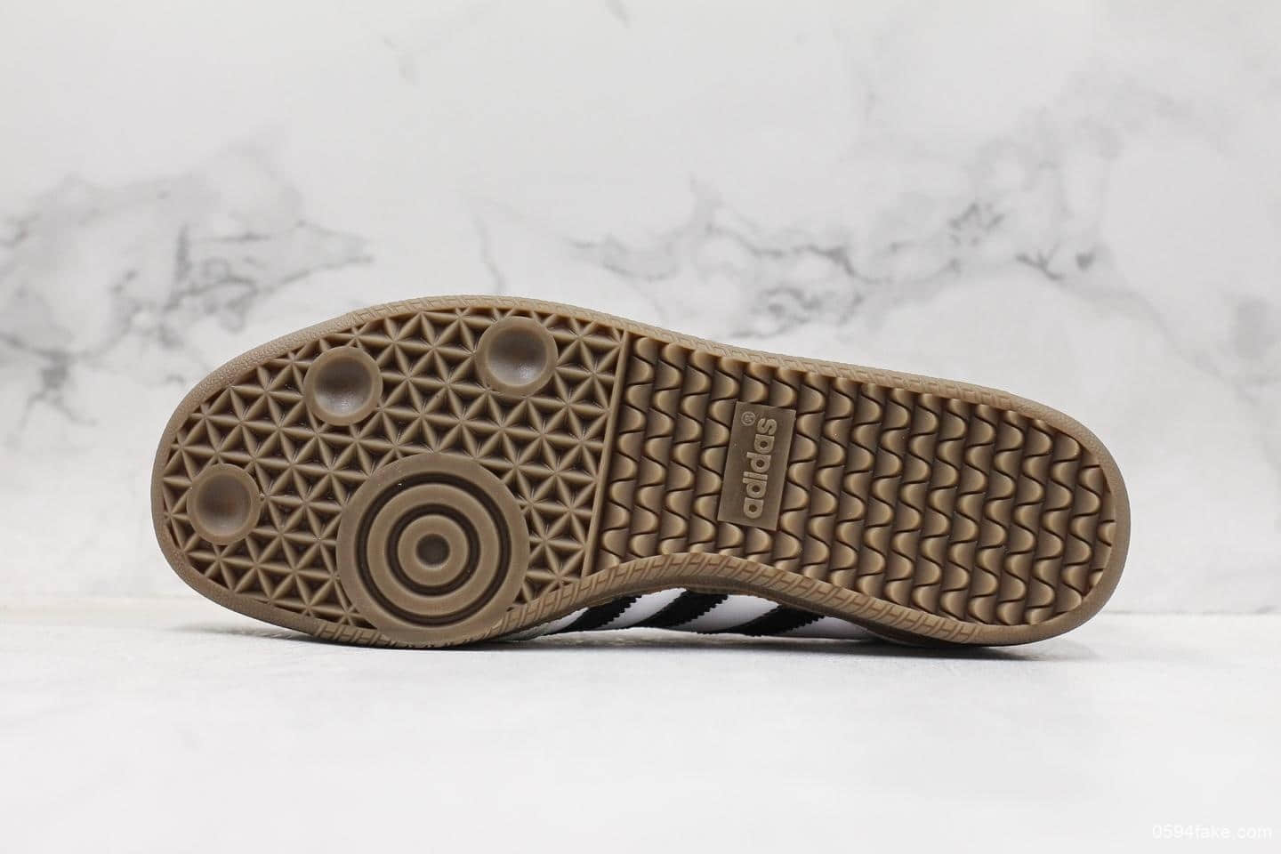 阿迪达斯Adidas Samba OG Club公司级版本桑巴纪念日系列白绿平底室内足球风复古休跑鞋白黑生胶 货号:B75806