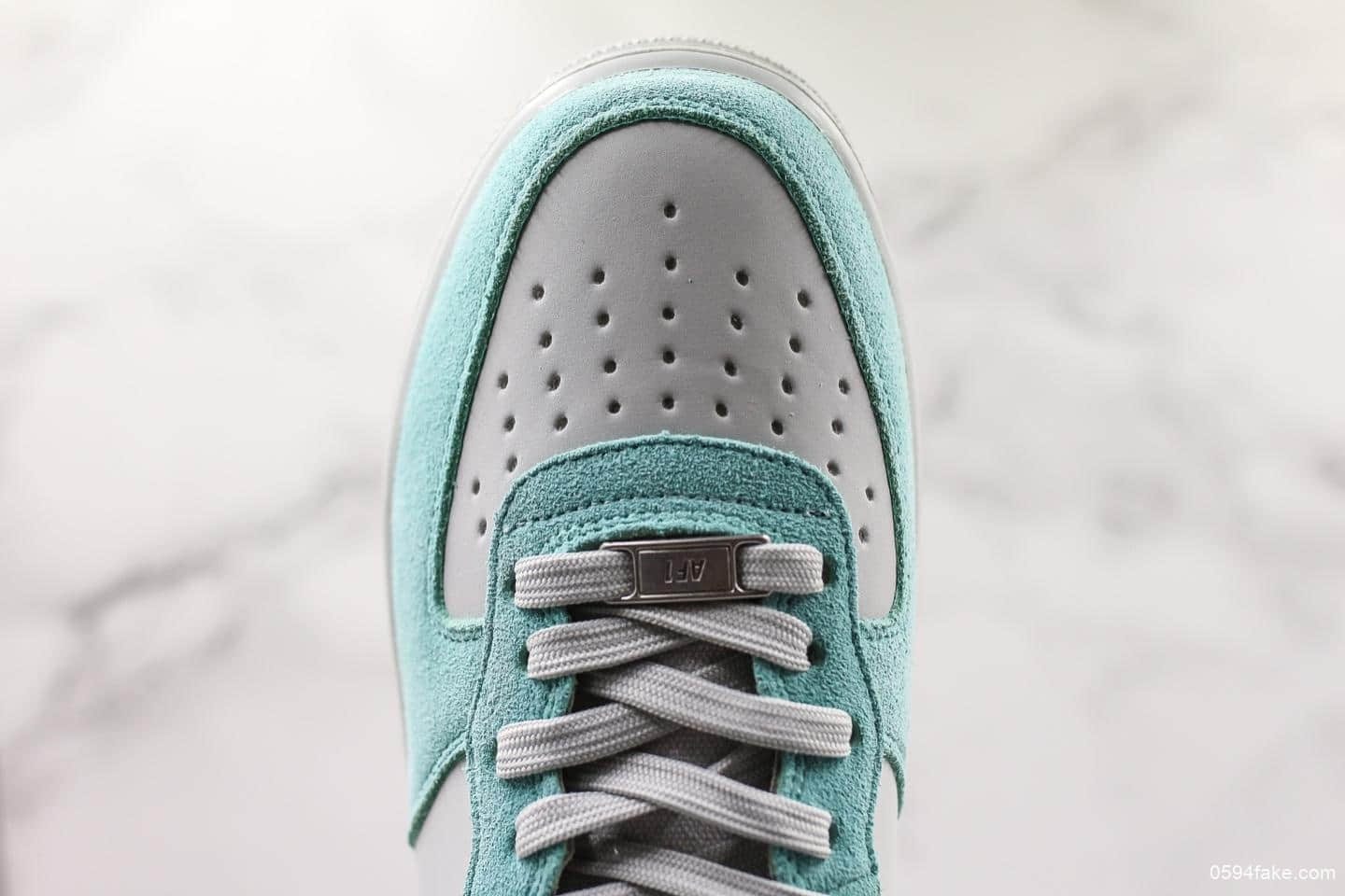 耐克Nike Air Force 1 mid 19S Tiffany纯原版本中帮蒂芙尼绿翻毛皮鞋面区别市面通货版本 货号:596728-301