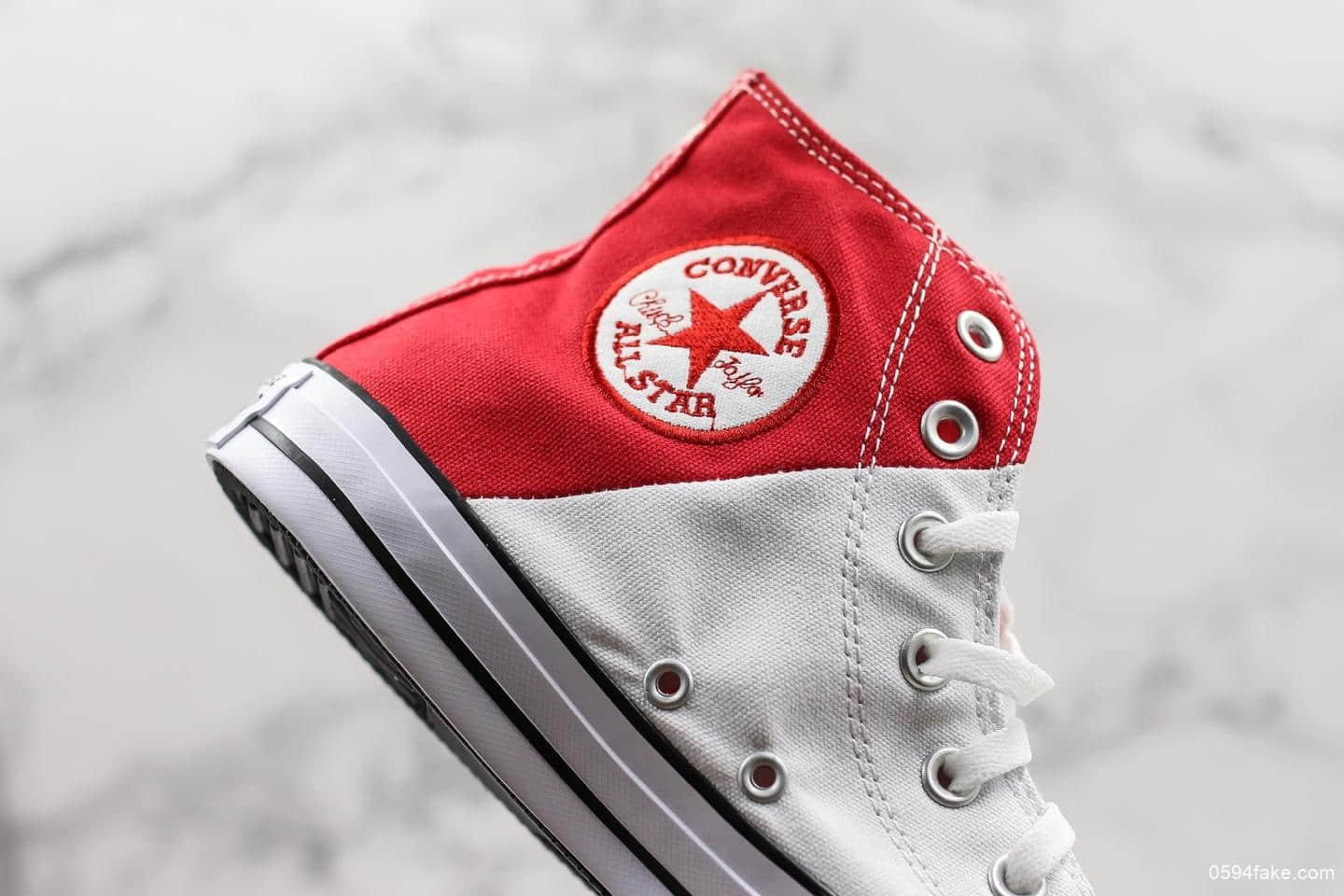 匡威Converse Chuck Taylor All Star情人节七夕来临经典新款红心拼接高帮帆布鞋 货号:563460F