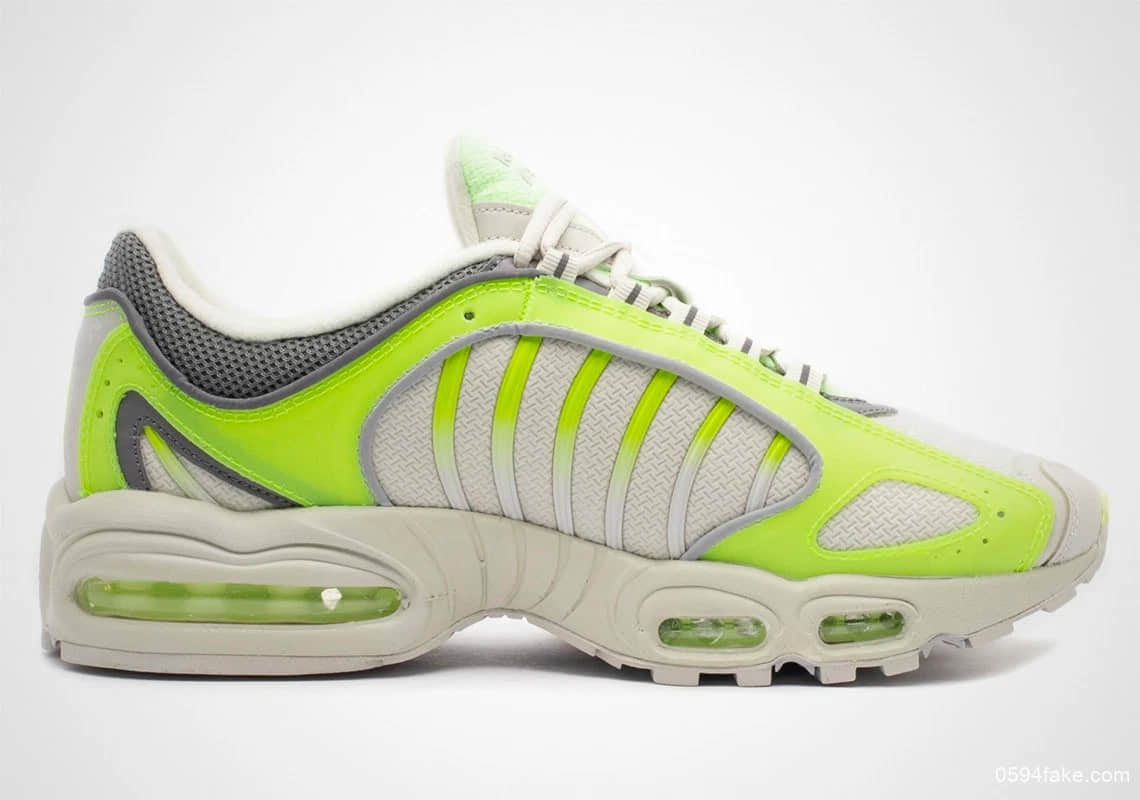 荧光绿配色的Nike Air Max Tailwind 4简直不要太亮眼! 货号:CJ0784-700