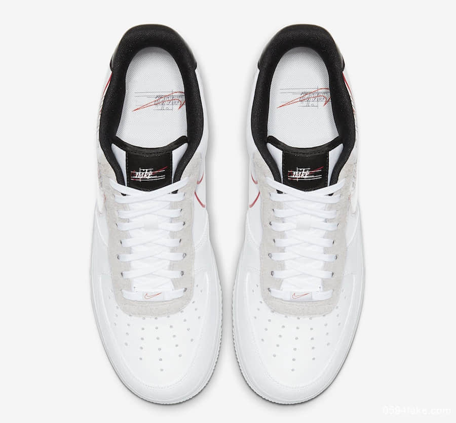 耐克Nike Air Force 1 Script Swoosh预计将于8月10日发售小伙伴们手速要快哦!货号:CK9257-100