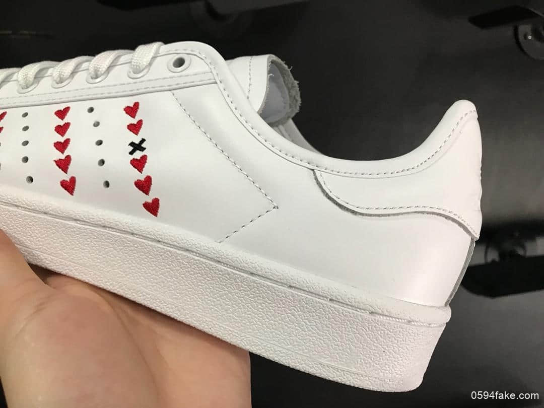 阿迪达斯adidas Originals Superstars J公司级版本三叶草贝壳头七夕情人节限定配色经典百搭休闲运动板鞋 货号:EG5811