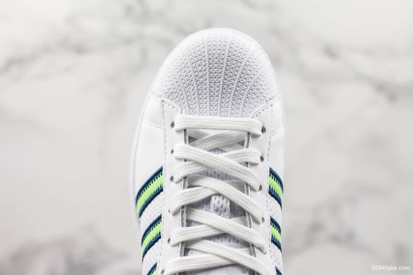 阿迪达斯Adidas Superstar W公司级三叶草夜光三杆贝壳头透气休闲板鞋 货号:CG6262