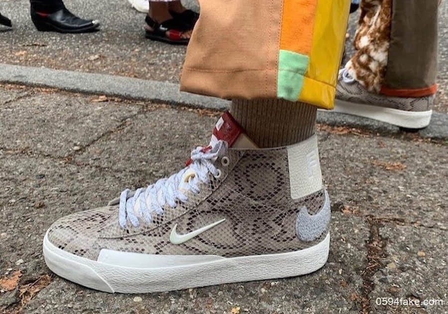 Soulland x Nike SB Blazer Mid释出上脚图!华丽蛇皮纹+独特Swoosh超nice!