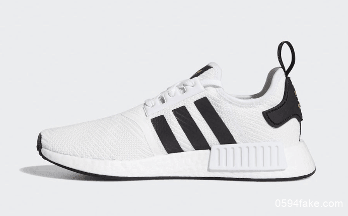 这款adidas NMD R1的边饰片也太奢华了吧!让人移不开眼! 货号:EG5662